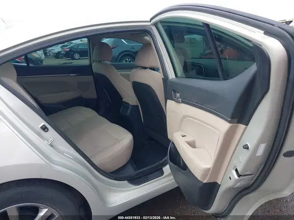 KMHD84LFXHU358725 2017 HYUNDAI ELANTRA - Image 8
