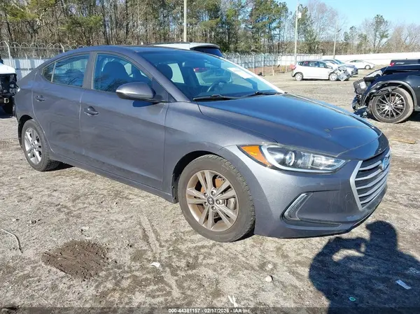 KMHD84LFXHU379462 2017 HYUNDAI ELANTRA - Image 1