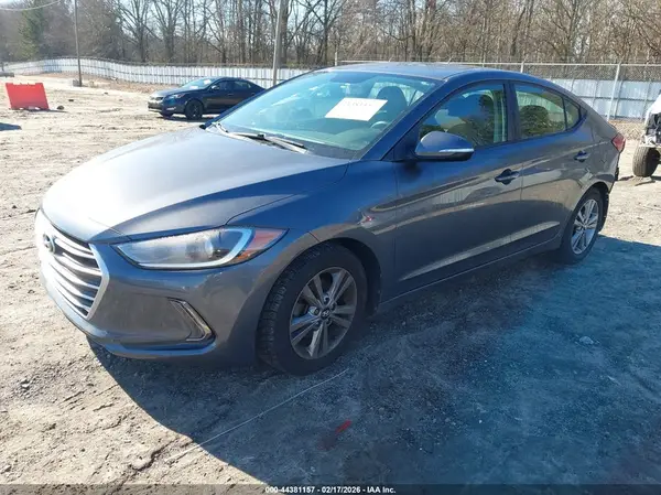 KMHD84LFXHU379462 2017 HYUNDAI ELANTRA - Image 2