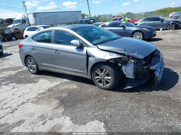 KMHD84LFXHU386038 2017 HYUNDAI ELANTRA - Image 1