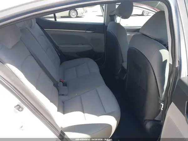 KMHD84LFXHU388856 2017 HYUNDAI ELANTRA - Image 8