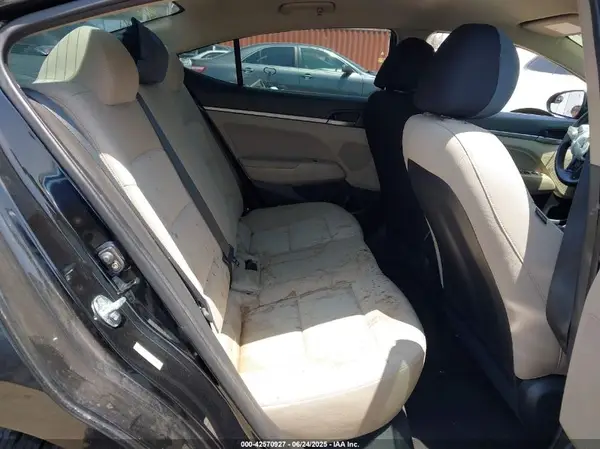 KMHD84LFXHU407227 2017 HYUNDAI ELANTRA - Image 8