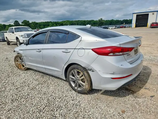 KMHD84LFXJU449533 2018 HYUNDAI ELANTRA - Image 2