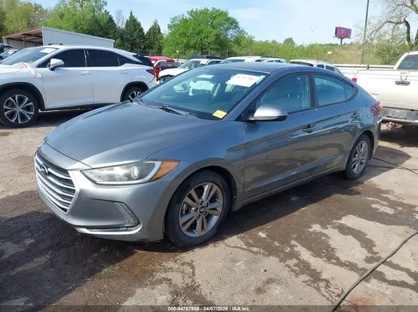 KMHD84LFXJU450715 2018 HYUNDAI ELANTRA - Image 2