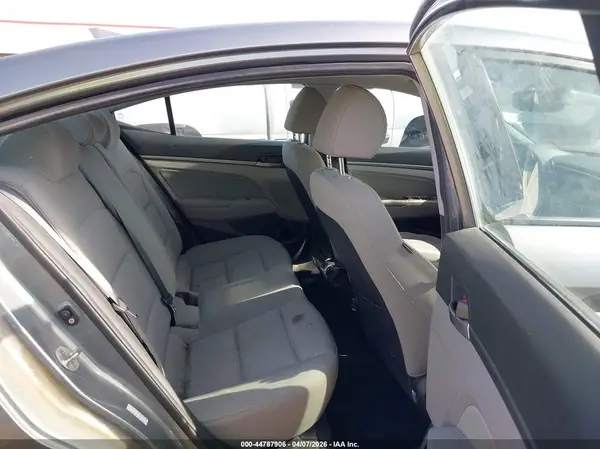 KMHD84LFXJU450715 2018 HYUNDAI ELANTRA - Image 8