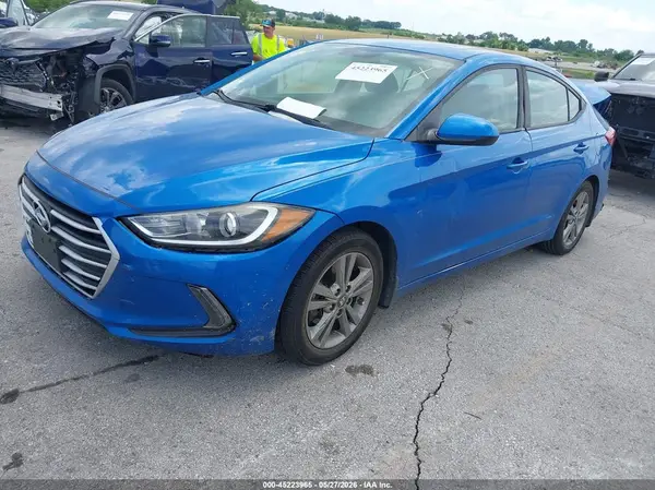 KMHD84LFXJU451332 2018 HYUNDAI ELANTRA - Image 2