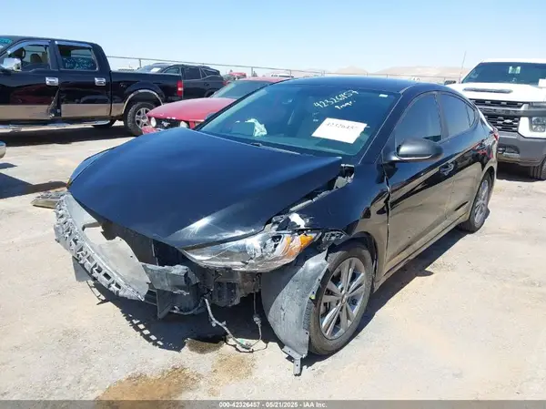 KMHD84LFXJU470303 2018 HYUNDAI ELANTRA - Image 2