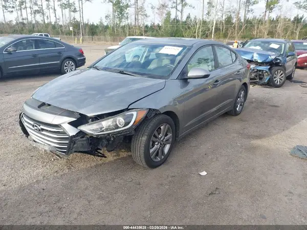 KMHD84LFXJU470575 2018 HYUNDAI ELANTRA - Image 2