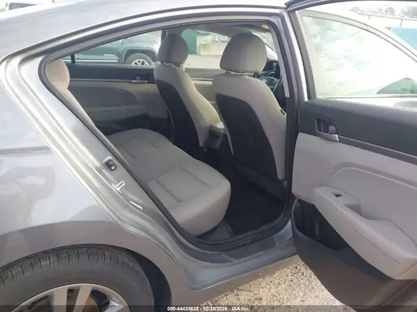 KMHD84LFXJU470575 2018 HYUNDAI ELANTRA - Image 8