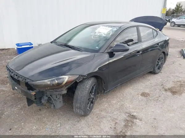 KMHD84LFXJU475565 2018 HYUNDAI ELANTRA - Image 2