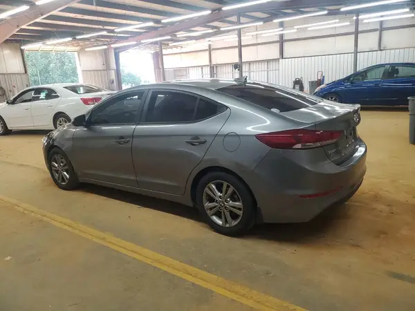 KMHD84LFXJU477722 2018 HYUNDAI ELANTRA - Image 2