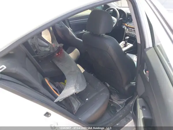 KMHD84LFXJU481897 2018 HYUNDAI ELANTRA - Image 8