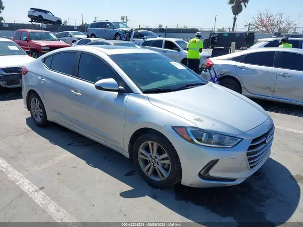 KMHD84LFXJU499963 2018 HYUNDAI ELANTRA - Image 1