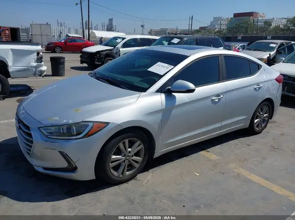 KMHD84LFXJU499963 2018 HYUNDAI ELANTRA - Image 2
