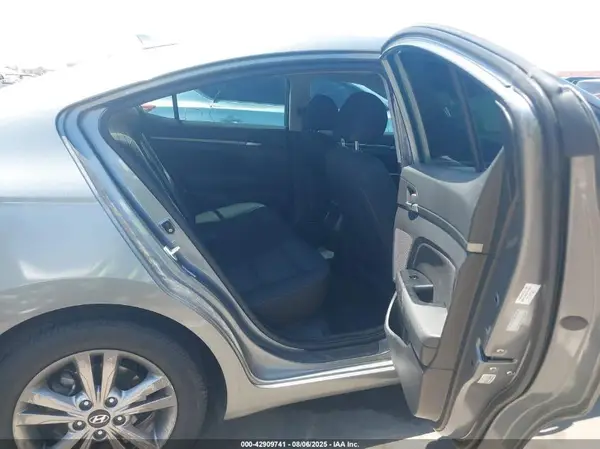 KMHD84LFXJU513120 2018 HYUNDAI ELANTRA - Image 8