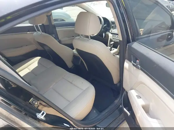 KMHD84LFXJU547140 2018 HYUNDAI ELANTRA - Image 8