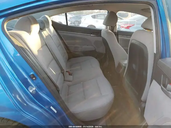 KMHD84LFXJU557831 2018 HYUNDAI ELANTRA - Image 8