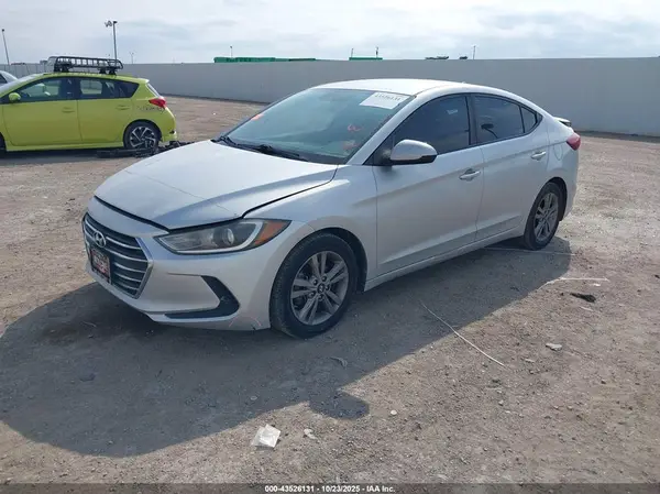 KMHD84LFXJU563032 2018 HYUNDAI ELANTRA - Image 2