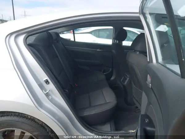 KMHD84LFXJU570109 2018 HYUNDAI ELANTRA - Image 8