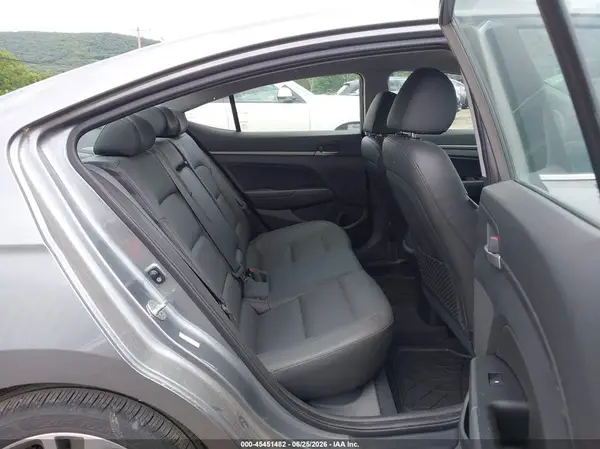 KMHD84LFXJU573978 2018 HYUNDAI ELANTRA - Image 8