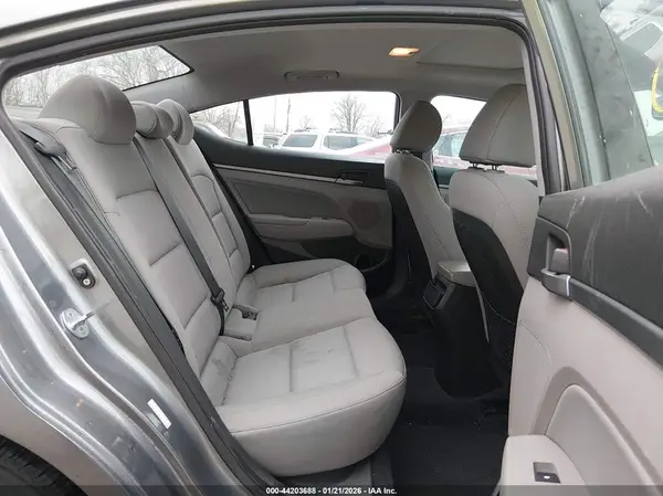 KMHD84LFXJU575651 2018 HYUNDAI ELANTRA - Image 8