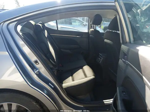 KMHD84LFXJU590005 2018 HYUNDAI ELANTRA - Image 8