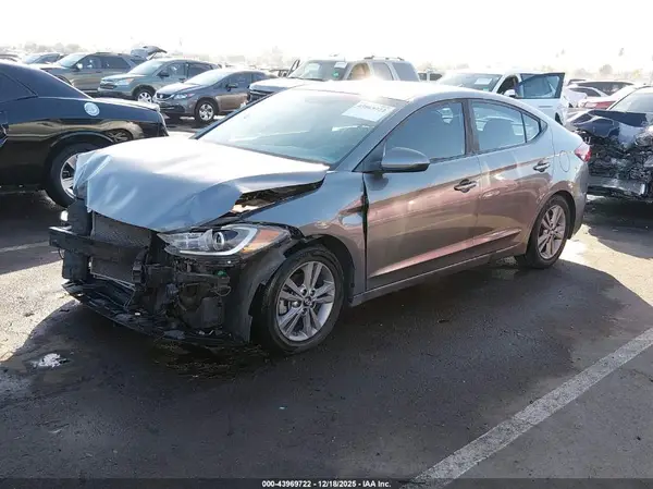 KMHD84LFXJU608809 2018 HYUNDAI ELANTRA - Image 2