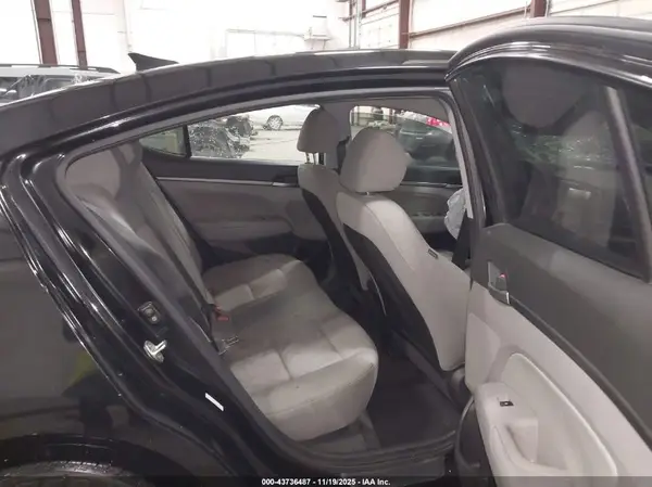 KMHD84LFXJU628185 2018 HYUNDAI ELANTRA - Image 8