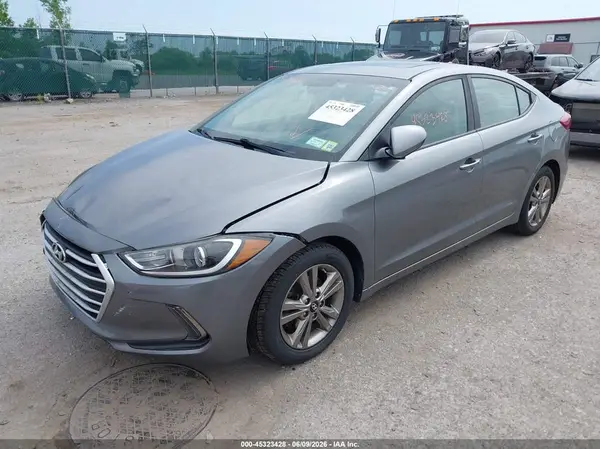KMHD84LFXJU658237 2018 HYUNDAI ELANTRA - Image 2