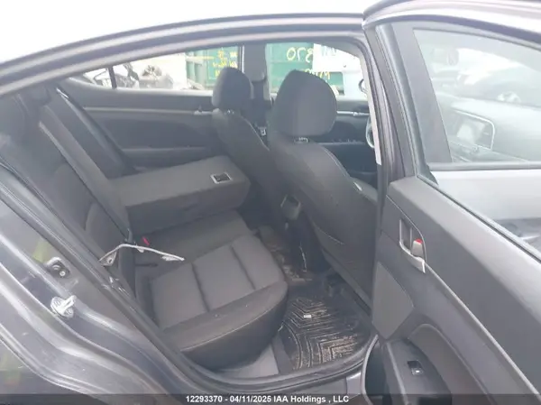 KMHD84LFXJU688466 2018 HYUNDAI ELANTRA - Image 8