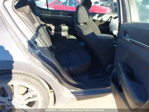 KMHD84LFXJU700289 2018 HYUNDAI ELANTRA - Image 8