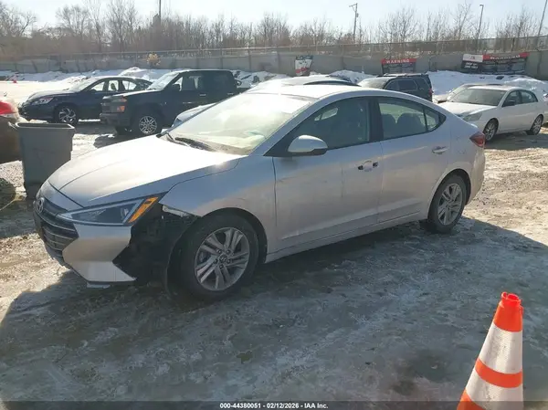 KMHD84LFXKU741877 2019 HYUNDAI ELANTRA - Image 2