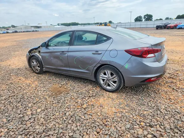 KMHD84LFXKU749400 2019 HYUNDAI ELANTRA - Image 2