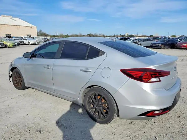 KMHD84LFXKU758873 2019 HYUNDAI ELANTRA - Image 2