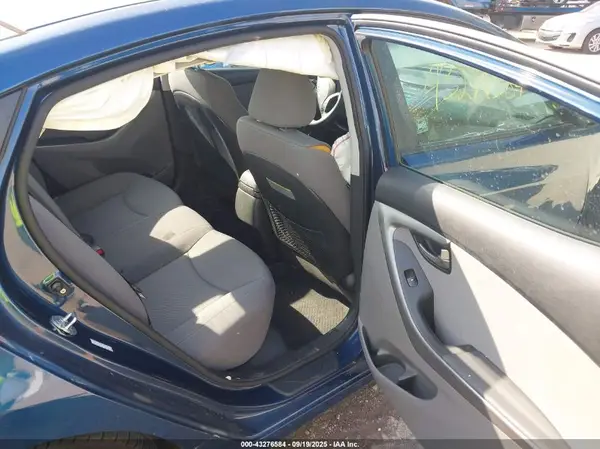 KMHDH4AE0GU480695 2016 HYUNDAI ELANTRA - Image 8