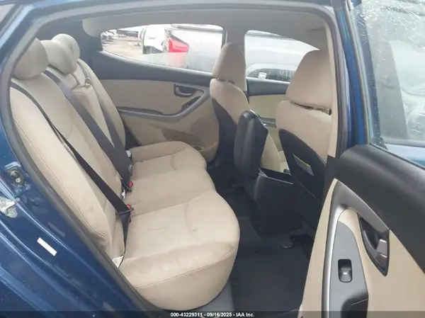 KMHDH4AE0GU492992 2016 HYUNDAI ELANTRA - Image 8