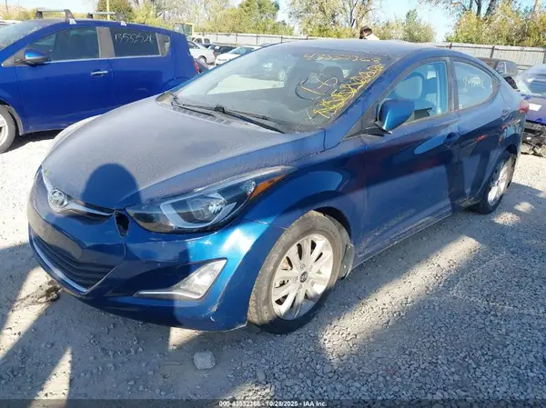 KMHDH4AE0GU557243 2016 HYUNDAI ELANTRA - Image 2