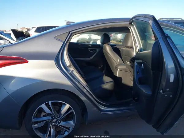 KMHDH4AE0GU567819 2016 HYUNDAI ELANTRA - Image 8