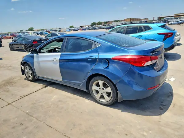 KMHDH4AE0GU568629 2016 HYUNDAI ELANTRA - Image 2