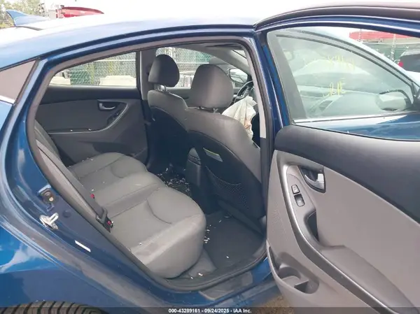 KMHDH4AE0GU573538 2016 HYUNDAI ELANTRA - Image 8