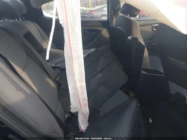 KMHDH4AE0GU604559 2016 HYUNDAI ELANTRA - Image 8