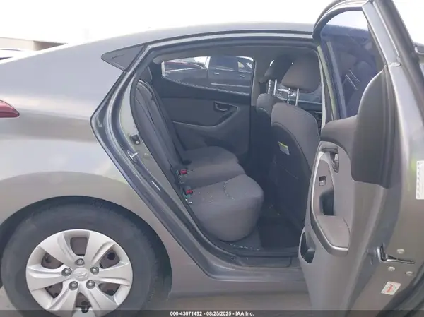 KMHDH4AE0GU636895 2016 HYUNDAI ELANTRA - Image 8