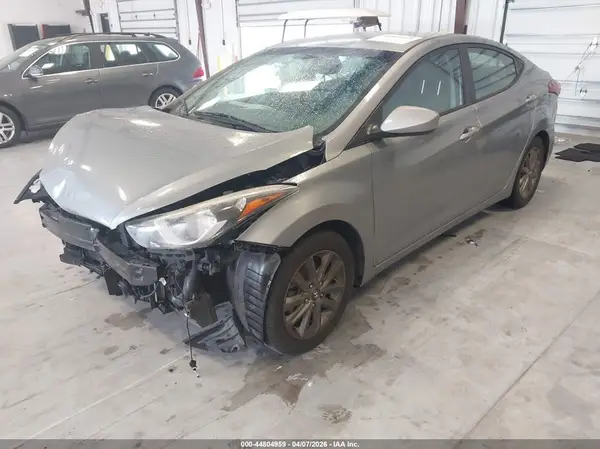 KMHDH4AE1GU477840 2016 HYUNDAI ELANTRA - Image 2
