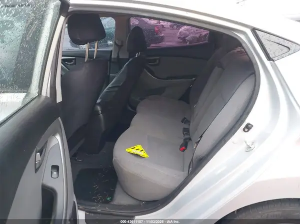 KMHDH4AE1GU483699 2016 HYUNDAI ELANTRA - Image 8