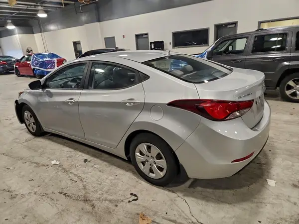 KMHDH4AE1GU488109 2016 HYUNDAI ELANTRA - Image 2
