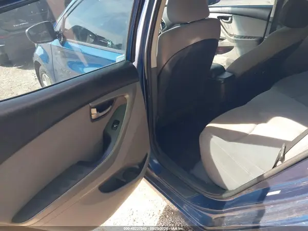 KMHDH4AE1GU502235 2016 HYUNDAI ELANTRA - Image 8