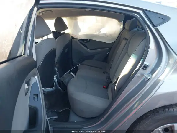 KMHDH4AE1GU511551 2016 HYUNDAI ELANTRA - Image 8