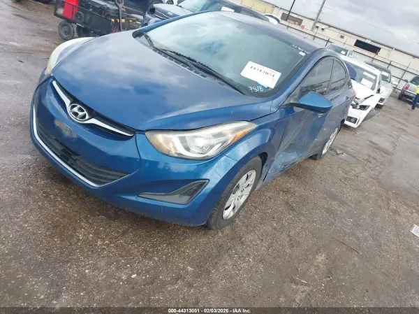 KMHDH4AE1GU517818 2016 HYUNDAI ELANTRA - Image 2