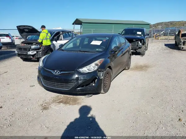 KMHDH4AE1GU531184 2016 HYUNDAI ELANTRA - Image 2