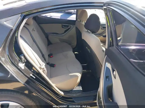 KMHDH4AE1GU542959 2016 HYUNDAI ELANTRA - Image 8